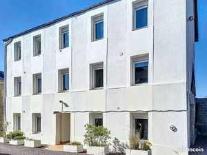 Immeuble de 6 appts et 1 maison centre de caumont