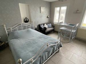 Studio - équipé neuf toutes charges comprises