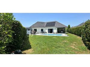 Maison contemporaine de 145 m² à Arudy