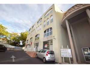 À LOUER – LOCAL AVEC BUREAUX