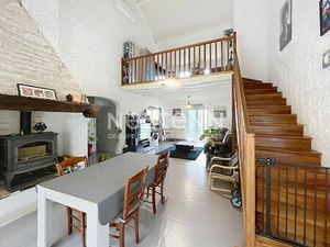 A vendre immeuble / maison Malemort divisée en deux appartements - Un T5 et un T3 - 2 gara