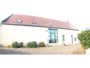 Maison en pierre rénovée avec charme et modernité