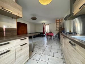Vente maison 4 pièces 76.3 m² à La Chapelaude (03380)  79 570 €