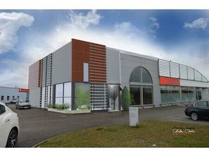 Location commerce SAUSHEIM 686 m²