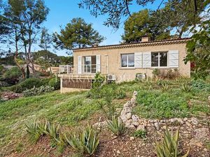 Vente Maison Plain-Pied 3 Pièces de 73 m2 + Studio de 21 m2 sur Parcelle de 590 m2 - Le...