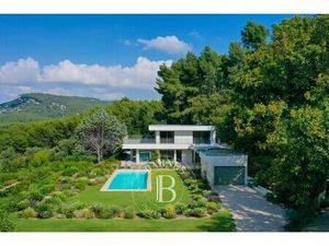 MAISON CONTEMPORAINE AU SEIN DE LA CAMPAGNE CASSIDAINE