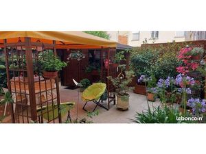 Appartement 82m2  4p  terrasse 60m2  2 parkings
