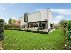 Villa: 6 slk   4 badk. op 796 m² Z-w perceel