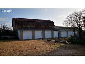 Grand garage fermé sécurisé – Tours Nord Sainte-Radegonde – Dispo mi-décembre