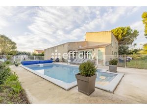 Maison 7 pièces - 284 m²