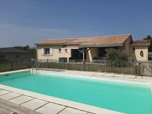 Propriété immaculée avec piscine proche de toutes les commodités