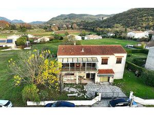 Villa 9 pièces 165+50m2 comprenant 3 logements