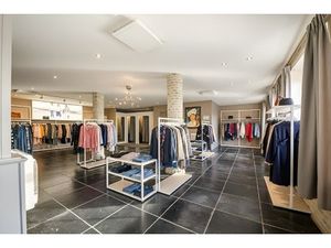 Commercieel te koop in Koolskamp