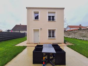 Vente maison 4 pièces 80 m² à Crécy-la-Chapelle (77580)  303 000 €