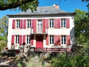 Maison en pierre rénovée à La Salvetat-Peyralès  Aveyron