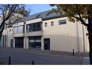 INSTAPKLAAR EN GEZELLIG DUPLEX-APPARTEMENT MET 2 SLPK'S NABIJ CENTRUM HASSELT