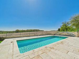 Maison en pierres avec trois chamabres alliant charme et modernité proche Chalais