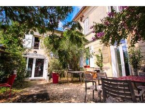 Prestigieux immeuble de rapport en vente à Saint-André-de-Cubzac  France