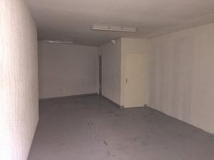 Location Local commercial 44m² BERNAY 27300