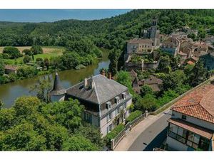 Une propriété exceptionnelle avec piscine et une vue imprenable