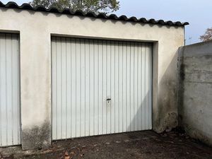 Location parking 17 m² à Carcassonne (11000)  80 €