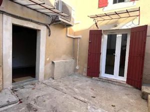 Location maison 4 pièces 77 m² à Eyragues (13630)  908 €
