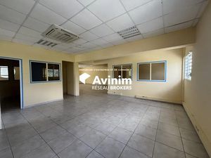 LOCATION BUREAUX R+1 LUMINEUX - 182 M² AMÉNAGÉS - SAINTE-ANNE