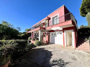 Vente villa 6 pièces 170 m² à Cavalaire-sur-Mer (83240)  945 000 €