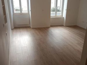 Location meublée appartement 3 pièces 54 m² à Cugand (85610)  695 €