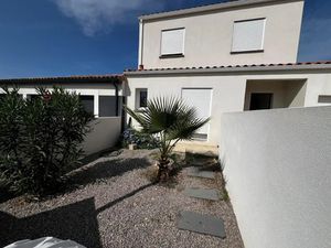 Location maison 4 pièces 104 m² à Thézan-lès-Béziers (34490)  1 500 €
