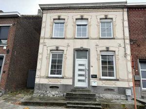 Spacieux immeuble de rapport rénové à Heppignies