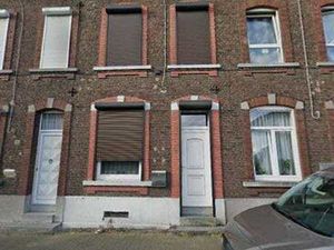 Charmante maison 2 façades située à Gilly