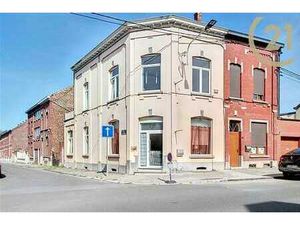 Maison de commerce à proximité de l'hopitâl