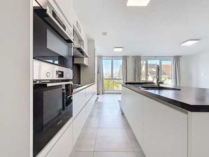 Superbe penthouse 3 chambres avec terrasse et garage