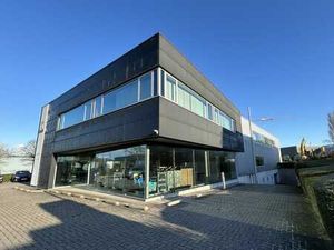 Kantoor met magazijn aan de A12 (1283 m² + 398 m² magazij...