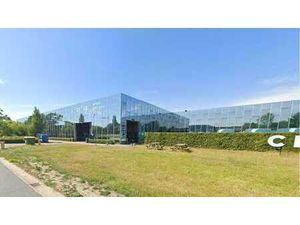 Magazijnruimte 1.786 m² met buitenopslag 784 m²