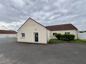 Location Local Professionnel 250m² VILLEMANDEUR 45700