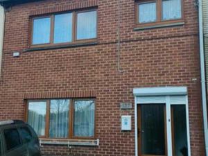 Bonne maison d'habitation avec jardin