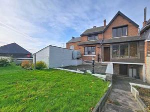 Jolie maison à rénover avec jardin