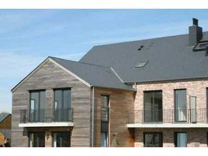 Vaste et à proximité de toutes facilités…