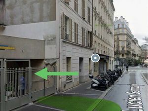 Parking moto 75010 canal saint Martin