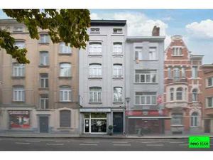 Immeuble de rapport avec commerce et 2 duplex