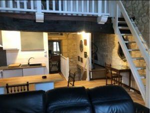 À louer à l année petit T3 meublé à centre st Emilion