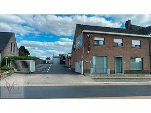 Multifunctionele eigendom bestaande uit een gerenoveerde ...