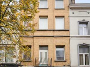 Rez-de-chaussée commercial – 100 m² • Loué 1.500 €/mois