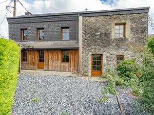 Maison 4 chambres spacieuse avec garage à Bertrix