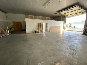 Local d'activités à vendre