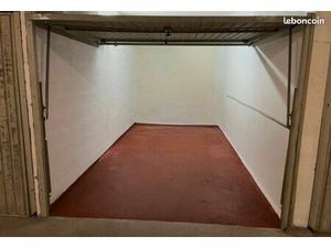 Garage situé a la Croisette