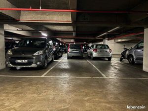 Place de parking - Place des Fêtes