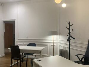 Poste de travail - bureau avenue Victor Hugo 75116 Paris